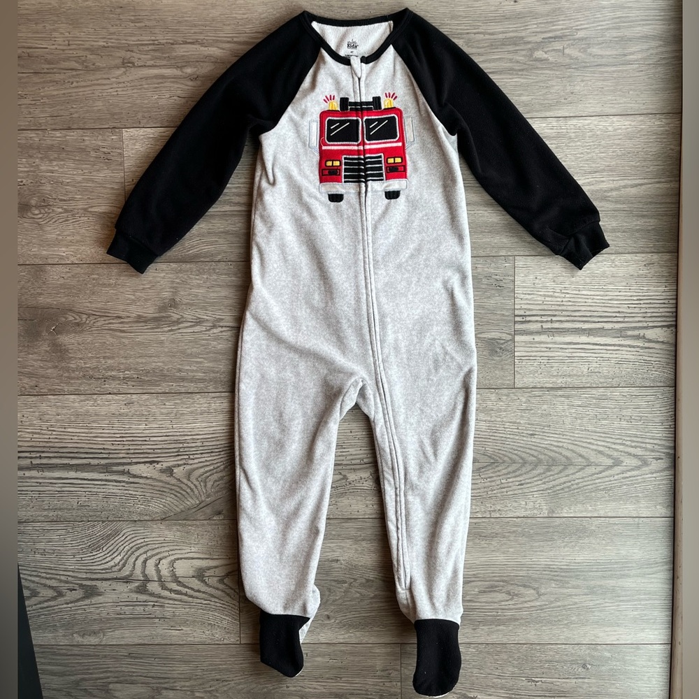 Kids Headquarters Gray, Black, and Red Fire Truck One Way Footed Zippy Pajama 4T